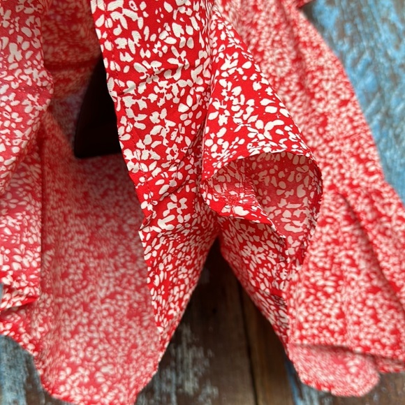 Aakaa Red Floral Romper Shorts Size Medium - Picture 5 of 7